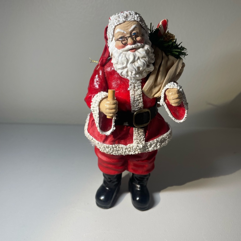 Clothtique Possible Dreams Santa Claus Figurine  7.25 Inches Tall 1993